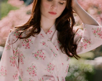 Ma Vie En Rose. Ready-made. Cotton knee length kimono robe or dressing gown. Bridal robe. Bridesmaids robes. Unlined.