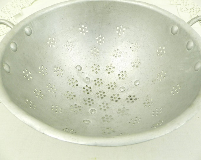 Vintage French Metal Colander, Kichenalia, French Country Decor, Cottage, Retro Home Interior, Kitchenware, Strainer, Vintage Kitchen, Cook