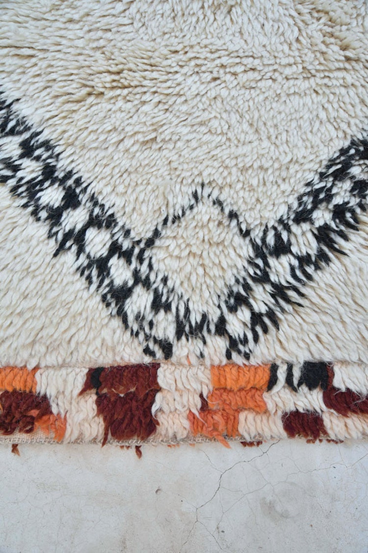 BENI OURAIN. Vintage Moroccan Rug. Wool by