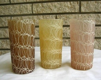VINTAGE SPAGHETTI string TUMBLERS glasses set 3 mid-century pink yellow brown Spaghetti tumblers rubberized retro kitchen patio Color Craft