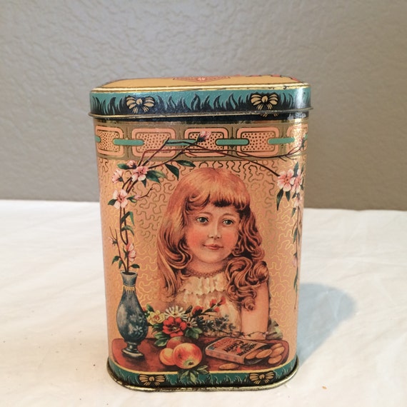 VINTAGE TIN CAN 'Homemade Ginger Wafer Cookies by Famous