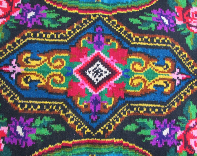 Bessarabian Kilim. Floor Rugs. Handmade 45 years old. Rose kilim. Vintage Moldovan Kilim. Handmade. Floral Rugs Carpets, Eco-Friendly. Len