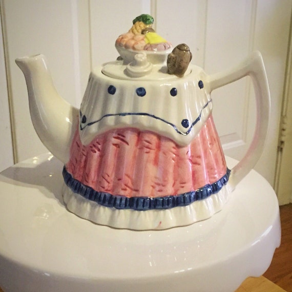 Items similar to Table top teapot on Etsy