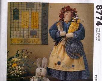 Garden Doll, Quilt and Bunny Pattern - Patron poupée jardinière, couette et lapin - McCall's no 8774