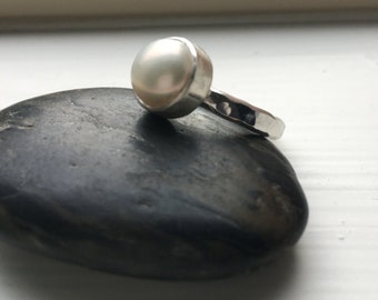 Pearl Ring with Hammer textured silver band