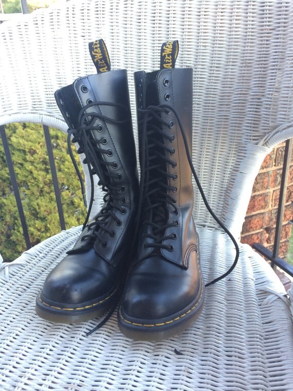 14 eye doc martens