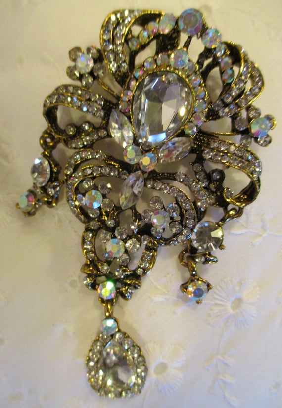 Items Similar To Rhinestone Brooch On Etsy