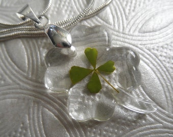 4 Leaf Clover Resin Clover Shaped Pendant with Real 4 Leaf Clover-Gifts For 30-Nature's Wearable Art-Symbolizes Love, Luck, Hope & Faith