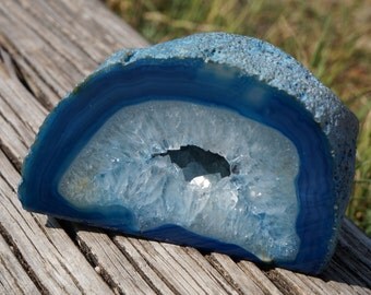 580g Blue Polished Stone Geode / Blue Geode Druzy / Home Decor / Dyed Agate / Paper Weight / Cut Geode / Agate Geode / Crystals & Minerals
