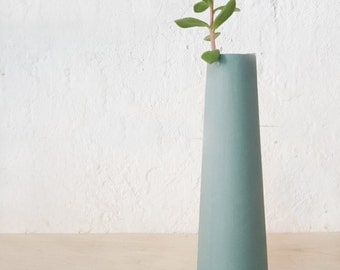 single flower vase, ceramic bud vase, Scandinavian modern home decor, minimalist vase, Scandinavian ceramics and pottery, colorful vases