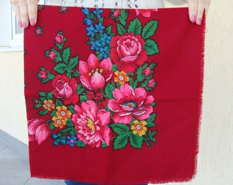 Red shawl Red scarf Ukrainian shawl Vintage scarf Wool Shawl Babushka scarf Floral scarf Shawl Scarf Head Scarf Chale Russe Soviet scarf