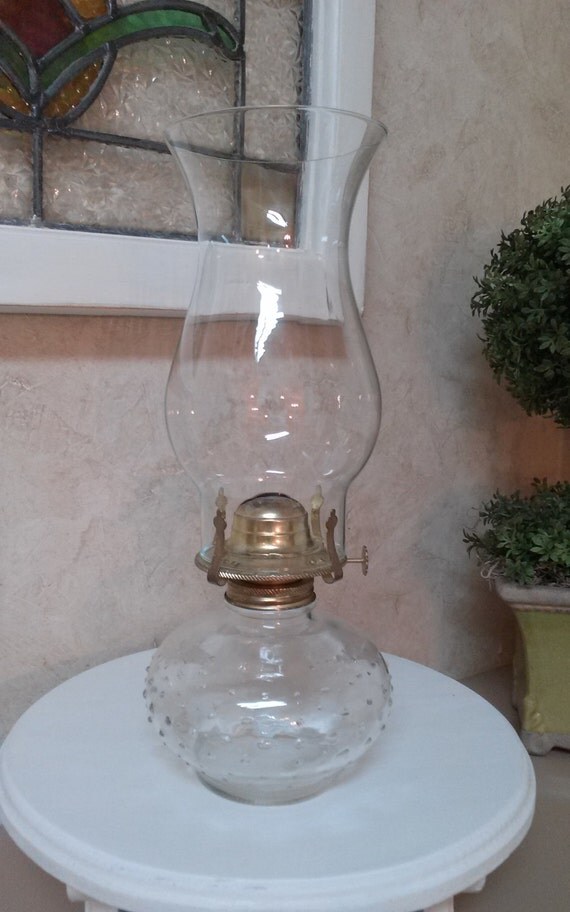 Vintage Lamplight Farms oil / kerosene lamp hobnail