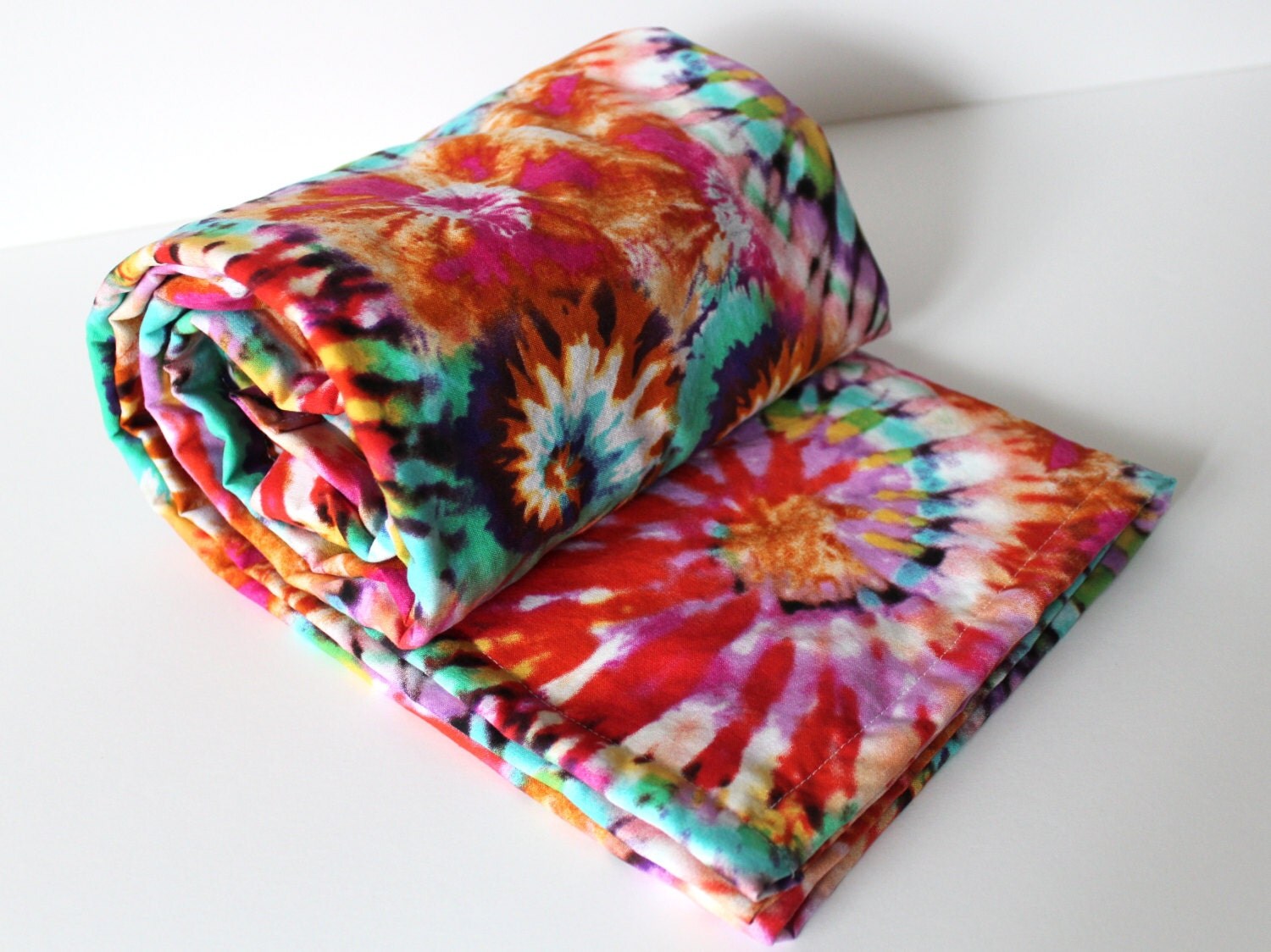 50 Tie Dye Designs To Learn How To DIY!