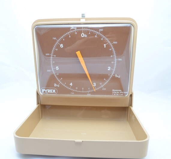 Pyrex brown and cream retro kitchen wallmounted scales