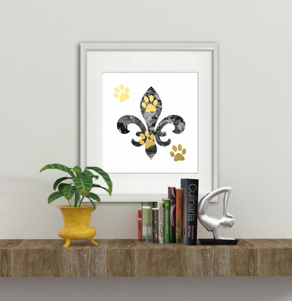 Fleur de lis with Gold Emoji Paw Prints B&W