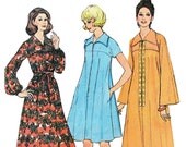 ROBE Vintage 70's Sewing Pattern – Long and Short Size – McCalls 3810 – Size Medium 34-36 Bust – Floral Robe, Maternity Robe, Cotton Robe ROBE Vintage 70's Sewing Pattern – Long and Short Size – McCalls 3810 – Size Medium 34-36 Bust – Floral Robe, Maternity Robe, Cotton Robe