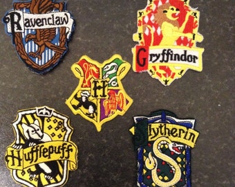 Harry potter embroidered patch motif hogwarts gryffindor slytherin hufflepuff ravenclaw