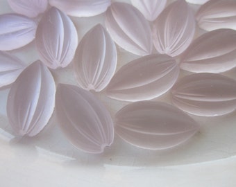 24 Vintage Cabochons, Translucent Pale Purple Glass, Leaf-shaped, 16mm x 9mm