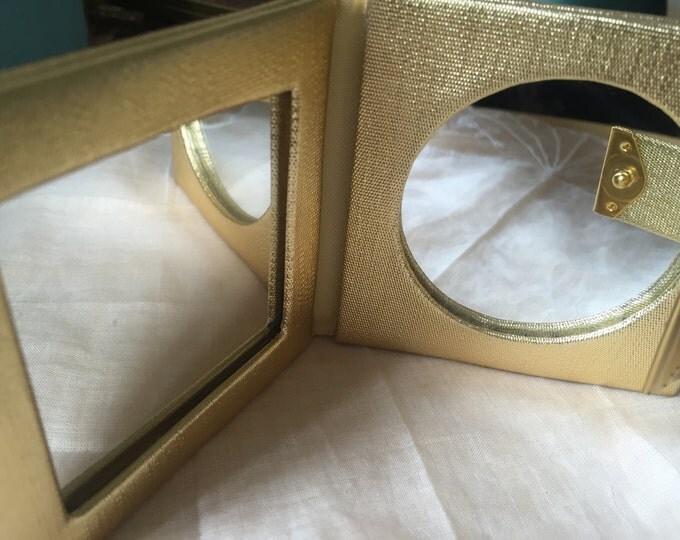 Vintage Metalic Gold Mirror Compact. Mirror compact. Gold compact.