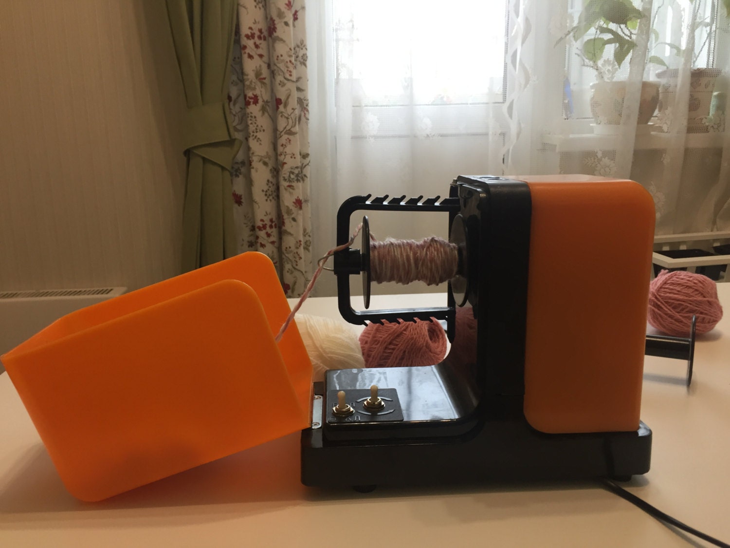 Electric spinning wheel. NEW