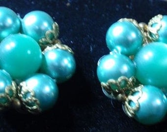 Vintage shimmering Green Pearl Clip Earrings