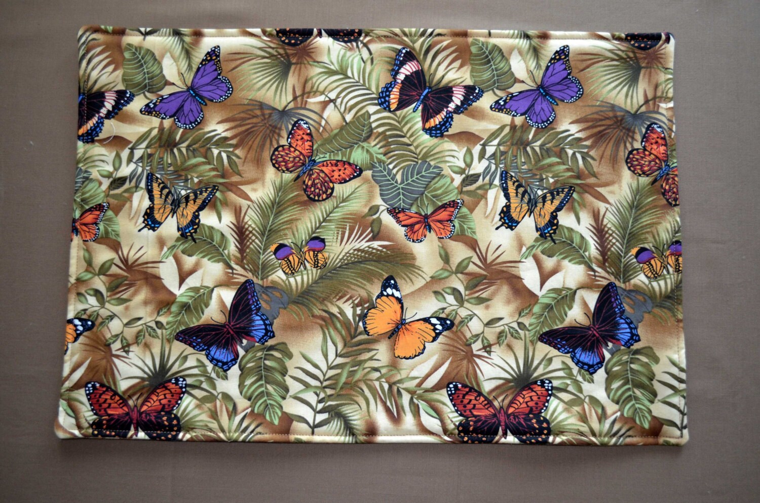 2 Butterfly placemats/2potholders reversible placemats table