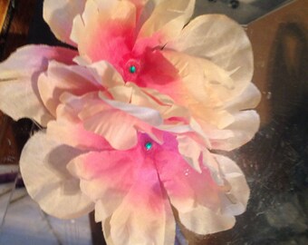 Large flower alligator clip