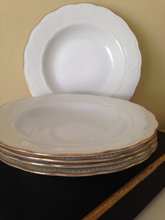 Classic Vintage Wide Rim Set Soup Bowls Salad Plates Favolina
