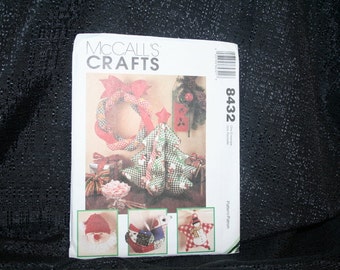 Vintage McCall's 8432 Christmas Decorations Craft Sewing Pattern SEWBUSY12