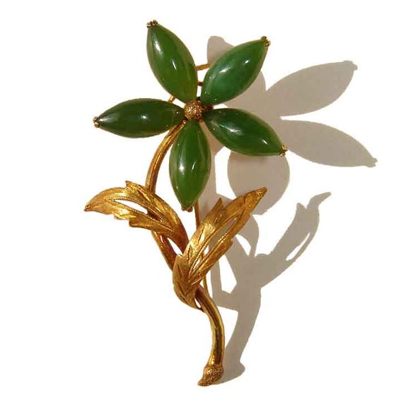 Vintage 14K Jade Brooch Gold & Jadeite Flower by MetroRetroVintage