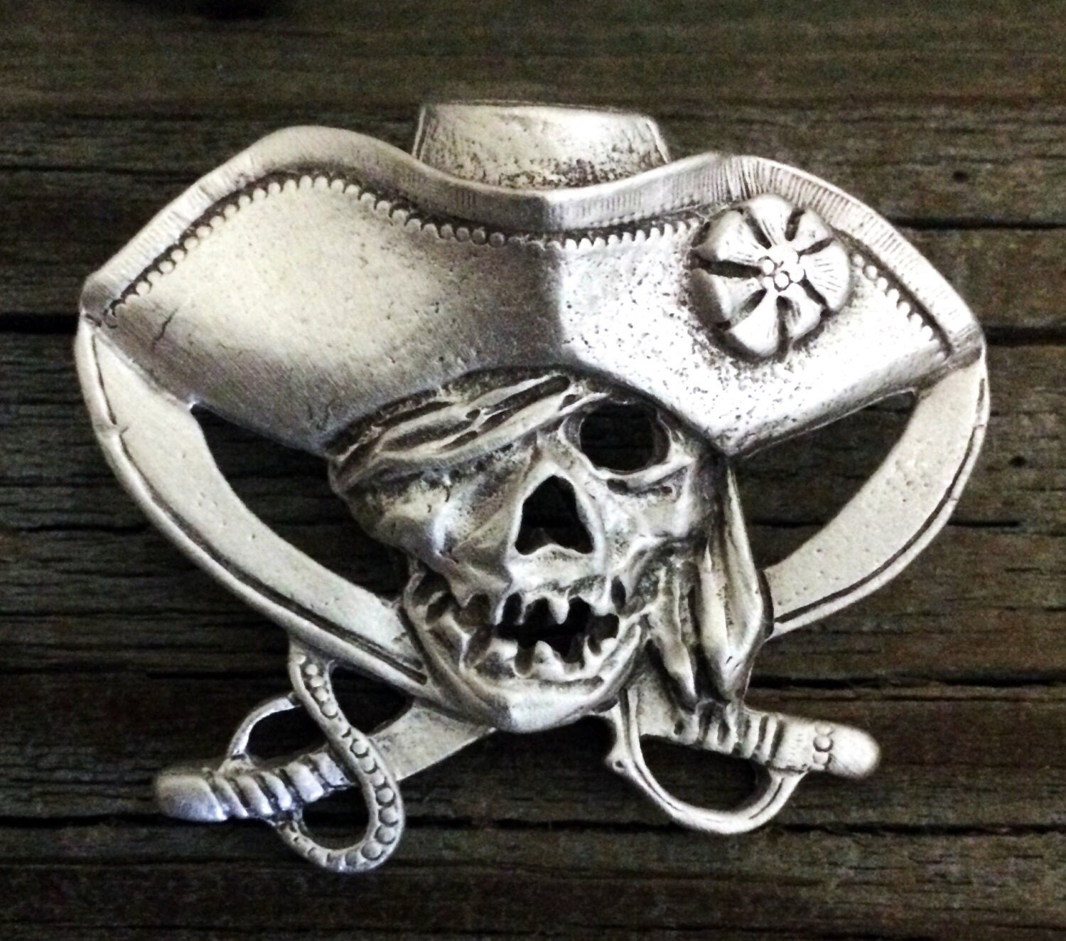 Pirate Skull and Crossed Swords Pewter Pin