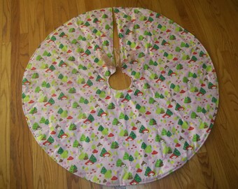 Mushroom Christmas Quilted Tree Skirt NCU0QN063