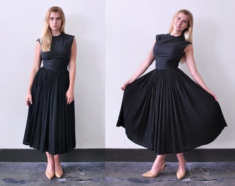1950 bombshell dress. 50's black party dress. accordion pleated full skirt. xs. fancy. s.