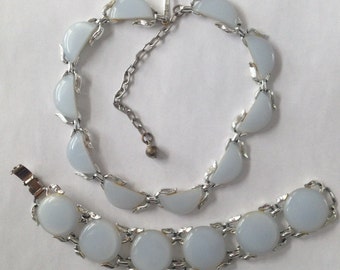 Vintage Thermoset Demi Parure Choker Necklace Bracelet Grey White