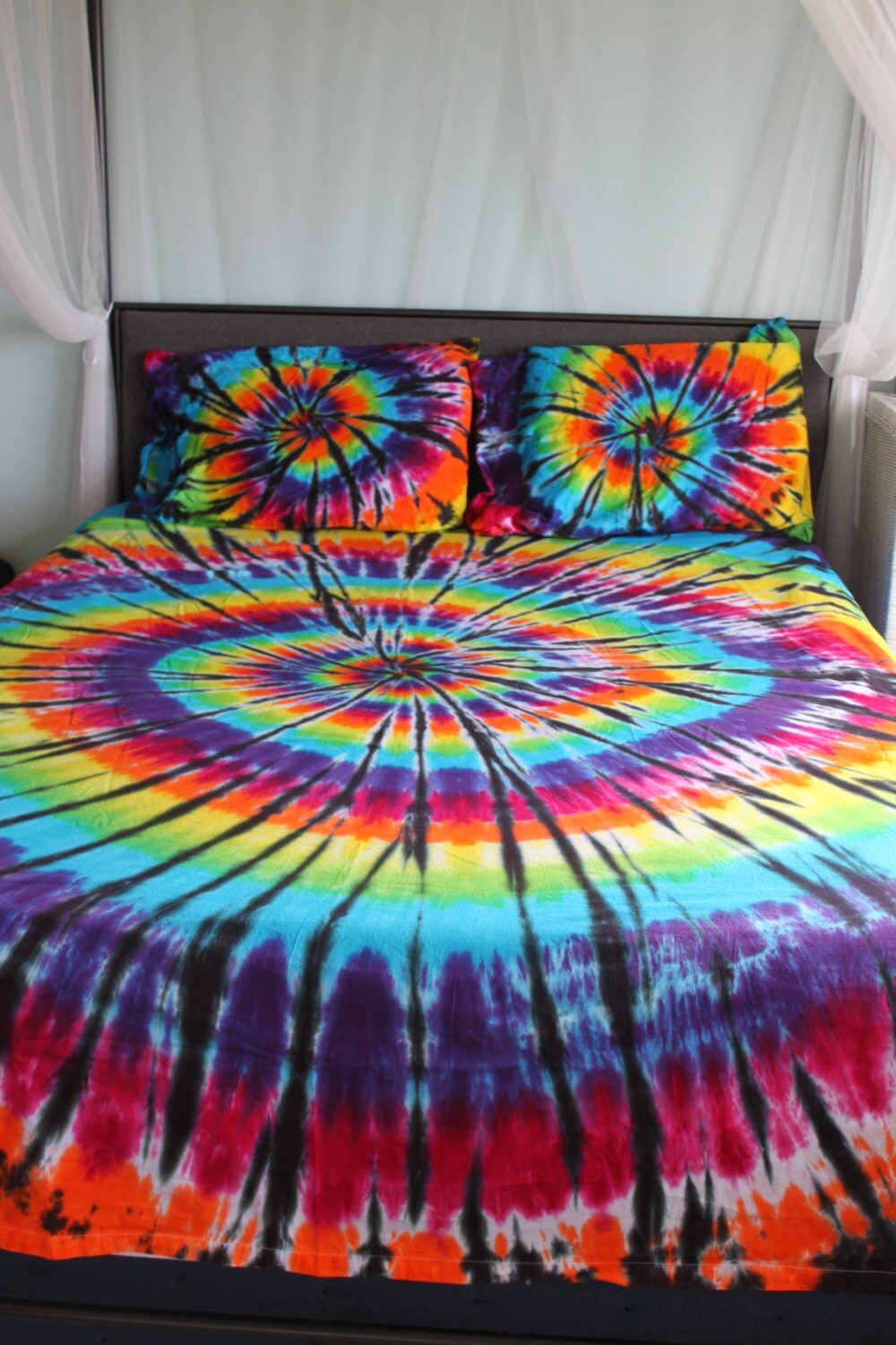 Tie dye Bed Sheet Set With Black Accents Twin Twin XL Full