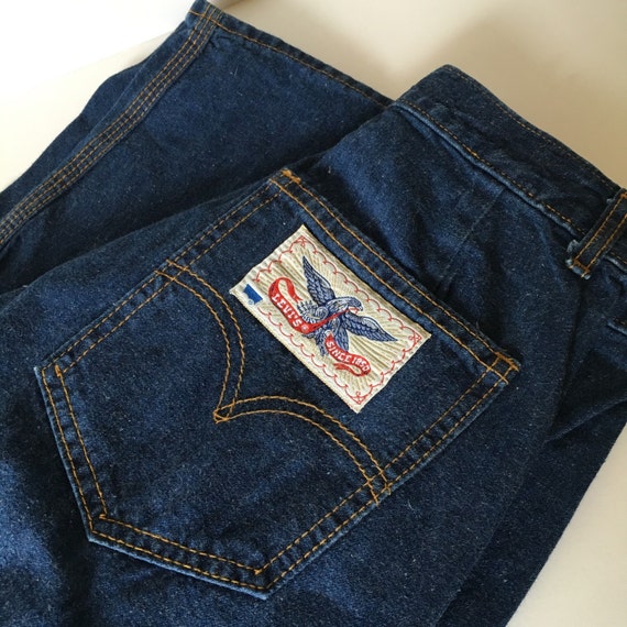 levi's bell bottom jeans