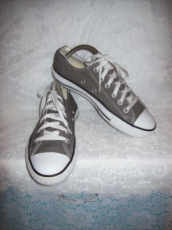 Vintage Men�s Gray Canvas Converse All Star Tennis Shoes