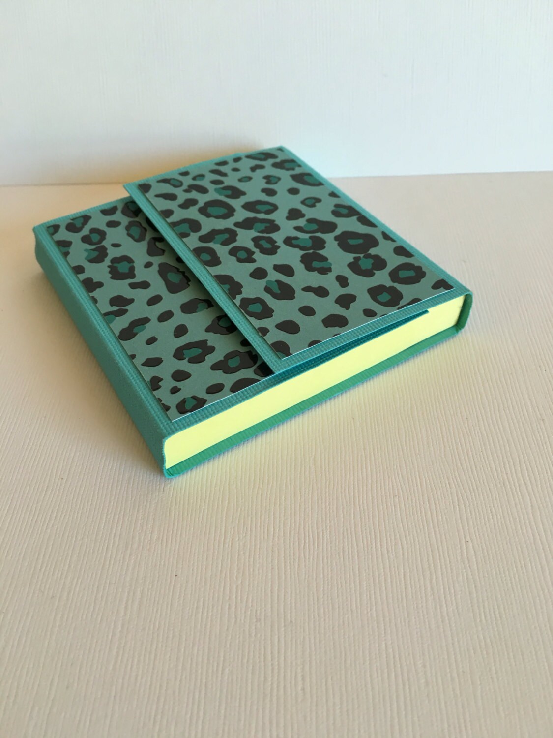 Post It Note Holder with Closure