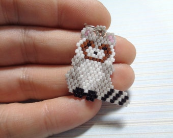 Raccoon charm, beaded raccoon, raccoon keychain, beaded keychain, beaded charm, brick stitch, raccoon, zipper charm, handmade charm, peyote