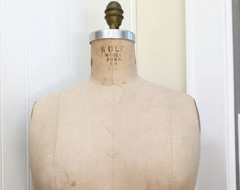 VINTAGE WOLF DRESS Form - Mannequin 40 Full Figure Woman - Cage Metal Bottom