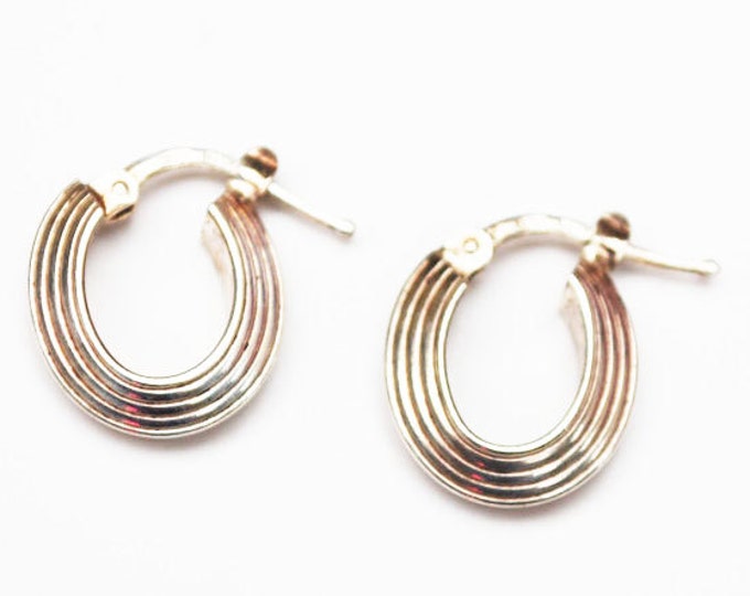 Small Sterling Hoop Earrings- Signed Italy - ribbed sliver hoops - pierced earrings