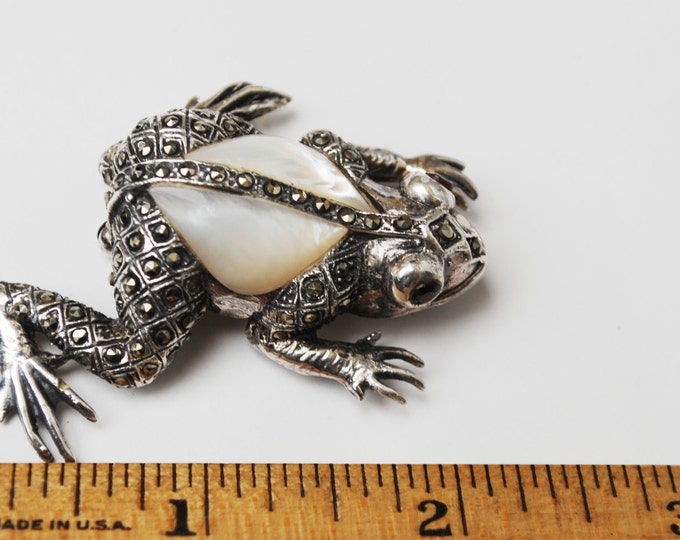 Frog Brooch Marcasite silver and mother of pearl Jelly belly reptile pin