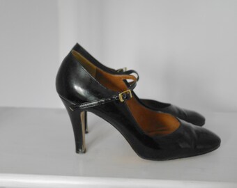 Vintage 70 Stilettos shiny black leather