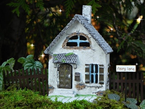 Fairy house building supplies