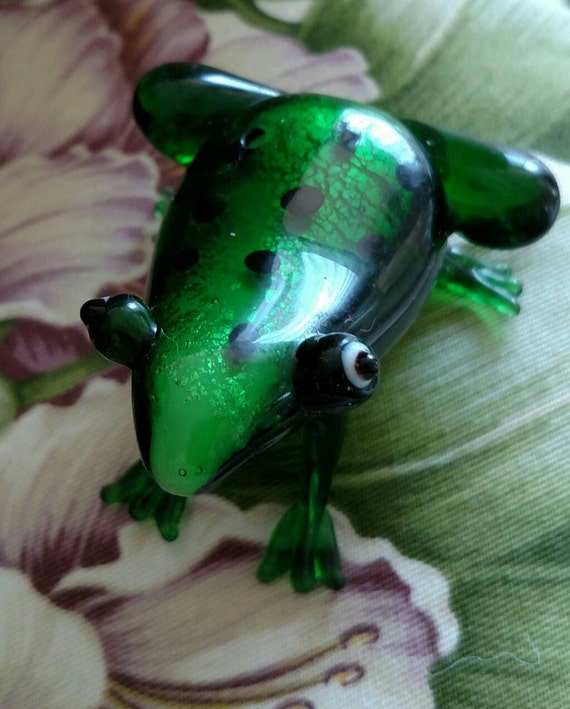 blown glass frogs