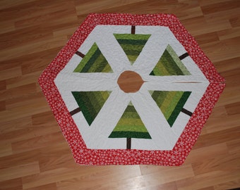 Classic Red White Patchwork Quilted Tree Skirt GFTOAB1741