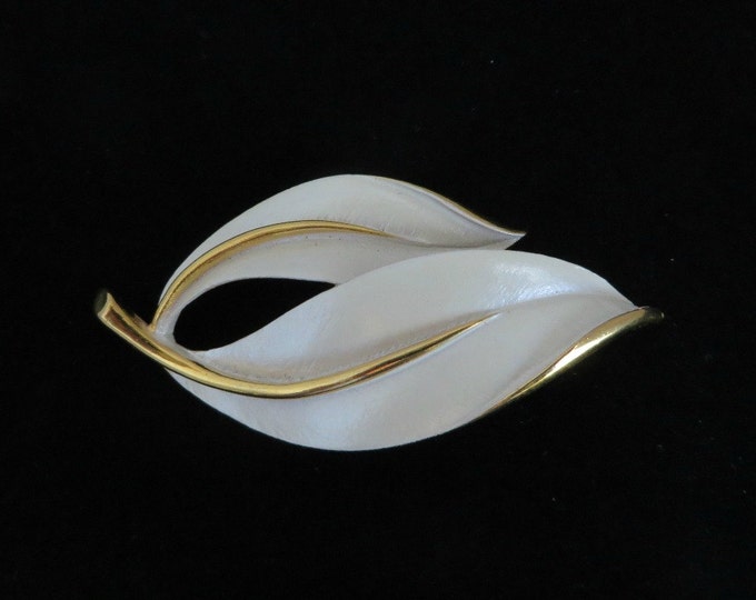 Sarah Coventry Cream Leaf Brooch, Vintage Enamel & Gold Tone Pin, Anniversary Gift, Birthday Gift, Christmas Gift