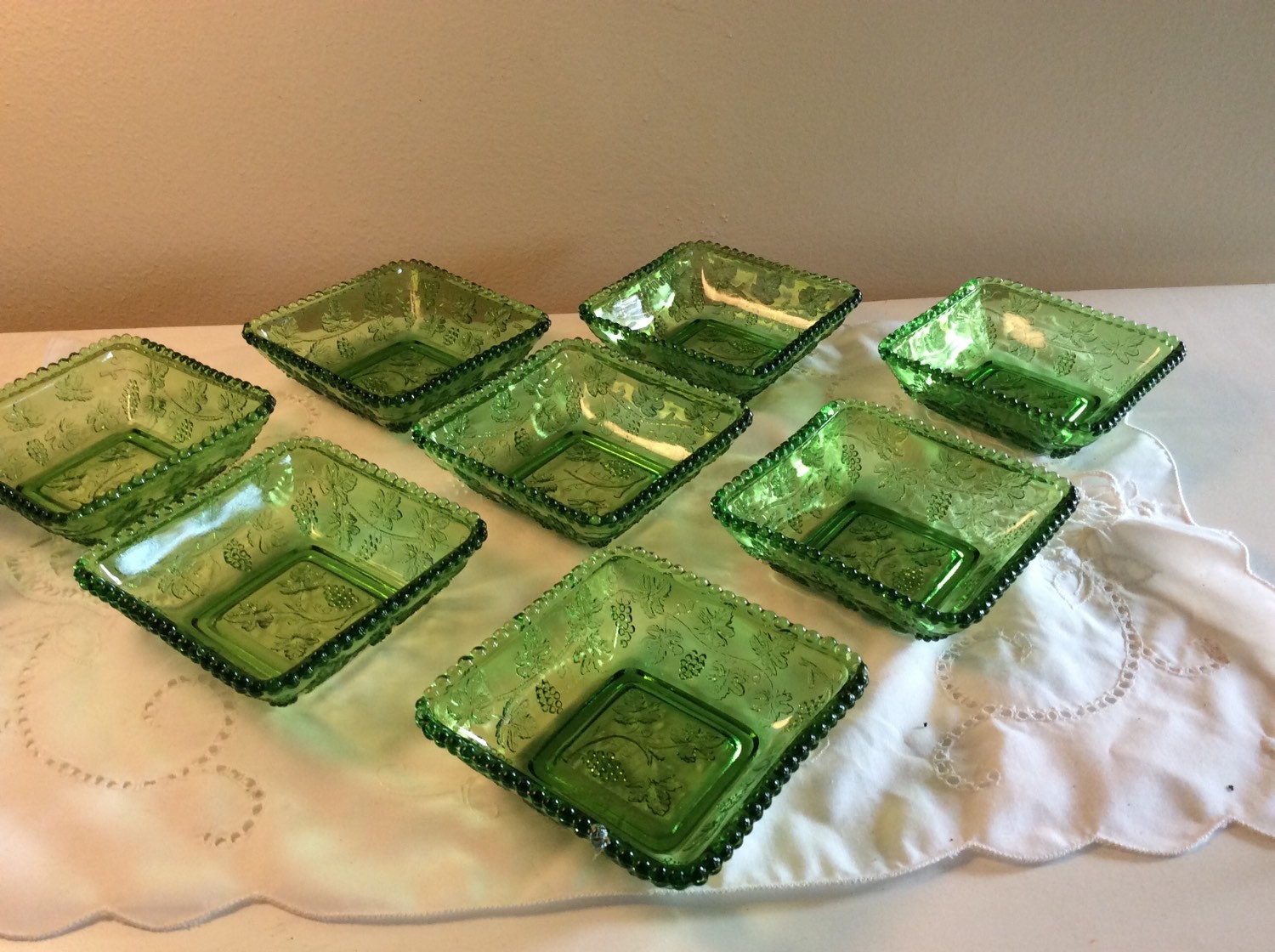 Vintage Green Glass Grape and Vine Design Dessert Bowls Haute Juice