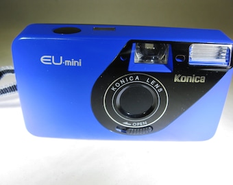 Nice Vintage Konica EU-mini Lomography 35mm camera Blue 28mm Konica Lens with Konica Case