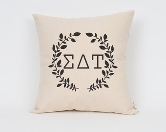 Sigma Delta Tau Wreath Pillow // Choose Your Ink Color // Greek Letter Pillows // Sorority Pillow // Big Little Gift // Sorority Letters